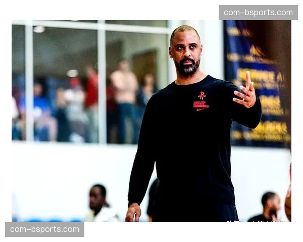 乌度卡轮换逻辑矛盾，收官迷信防守阵容却弃用空间点谢泼德